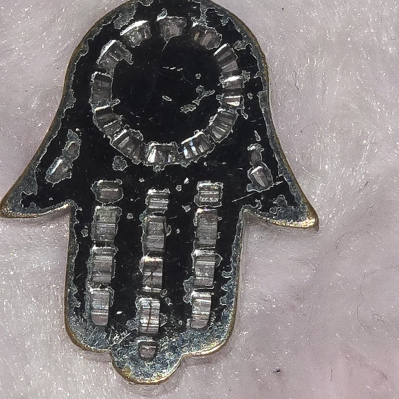 Dazzling Crystal Hamsa Necklace - Picture 5 of 10